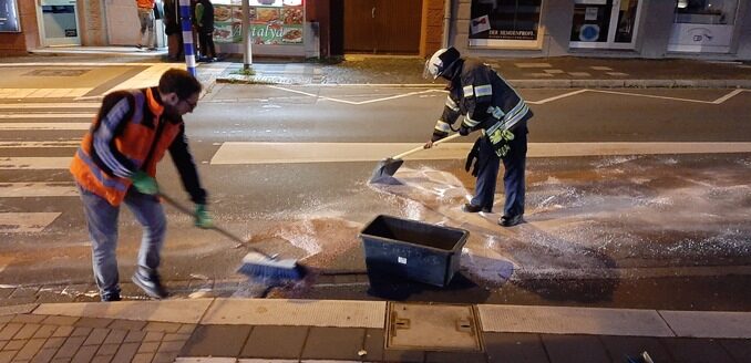 FW-EN: Wetter - Umweltschutzeinsatz am Abend