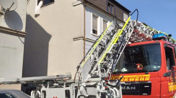 FW-EN: Wetter: Unterstützung Rettungsdienst für die Drehleiter