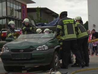 FW-EN: Wetter - Verkehrsunfall auf Bahnhofsvorplatz