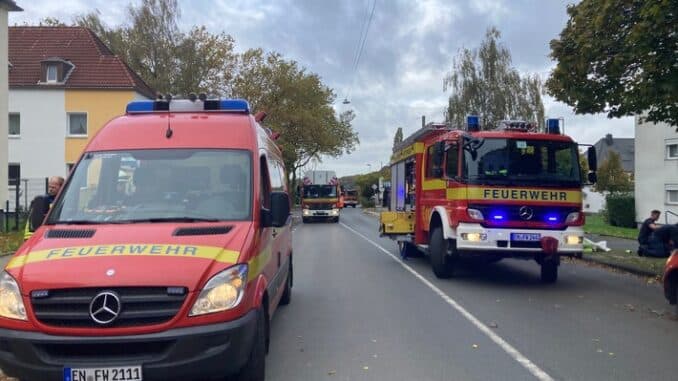 FW-EN: Zimmerbrand in Hattingen - Zwei Personen verletzt