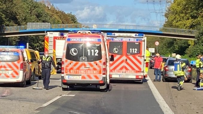 FW-EN: Zwei Brandalarme, ein Verkehrsunfall und Gasalarm