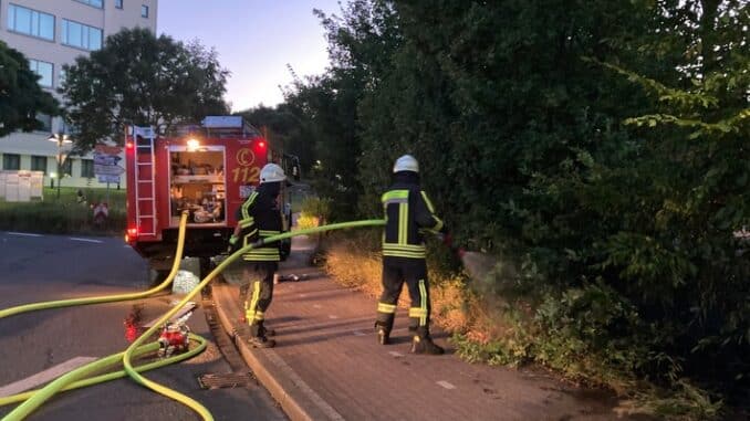 FW-EN: Zwei kleinere Böschungsbrände am Abend