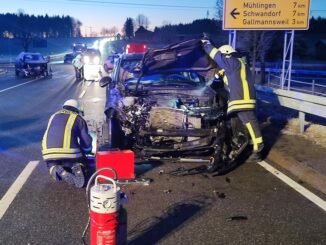 FW Eigeltingen: Einsatz der Feuerwehr Abteilung Eigeltingen wegen Verkehrsunfall auf der B14