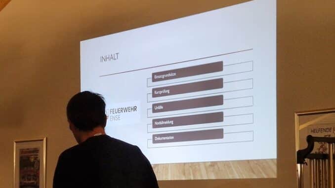 FW Ense: Jährliche Unterweisung der Einsatzkräfte / kurzweilige Fachvorträge zur Ausbildung der Gesamt-Wehr