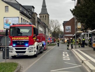 FW-Erkrath: Gasausströmung an der Kreuzstraße