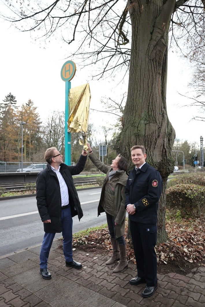FW-F: Mit Bus und Bahn zur Feuerwehrstraße / Umbenennung der Station Gießener Straße als Teil des Jubiläums "150 Jahre Berufsfeuerwehr Frankfurt am Main"