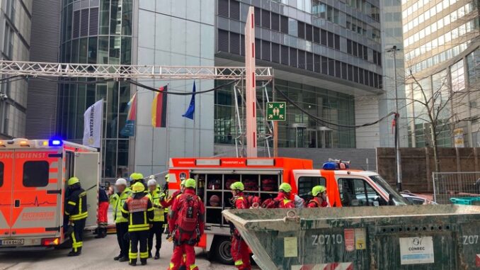FW-F: Verkehrsunfall, Höhenrettung, Fahrzeugbrand / Einsätze am Mittwochvormittag