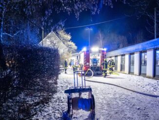 FW Finnentrop: Feuerwehr bekämpft Heizungsbrand in Schreinerei