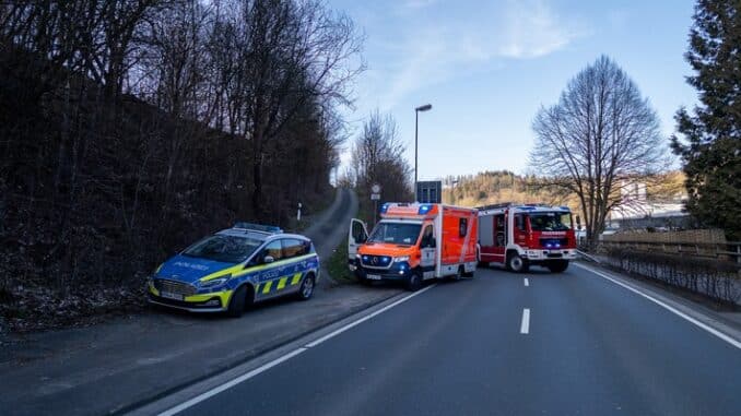 FW Finnentrop: Feuerwehr rettet Person bei Wohnungsbrand in Finnentrop - Heggen