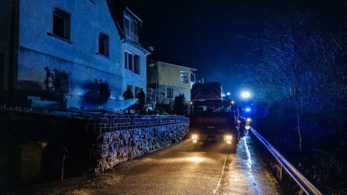 FW Finnentrop: Wohnungsbrand in Finnentrop