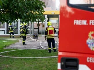 FW Flotwedel: 18 vermisste Personen bei gemeldetem Brand in Wienhäuser Grundschule