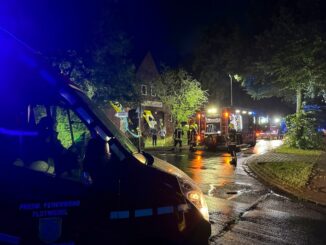 FW Flotwedel: Brennendes Bücherregal sorgt für Feuerwehreinsatz in Bröckel