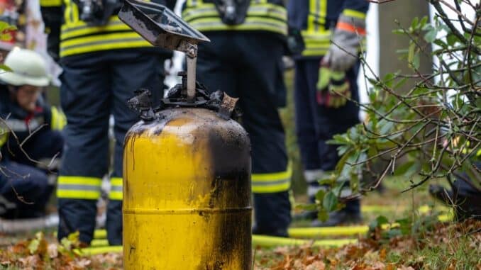 FW Flotwedel: Gemeldeter Zimmerbrand in Offensen endet glimpflich