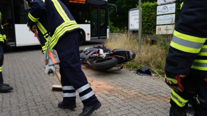 FW Flotwedel: Motorradfahrer nach Zusammenstoß mit Pkw verletzt