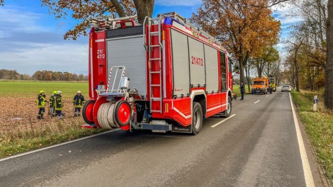 FW Flotwedel: Ortsfeuerwehr Bröckel leistet technische Hilfe nach Verkehrsunfall