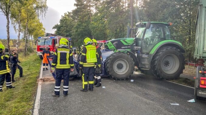 FW Flotwedel: Person nach Auffahrunfall in PKW eingeklemmt / Drei Verletzte nach Unfall zwischen Oppershausen und Lachendorf