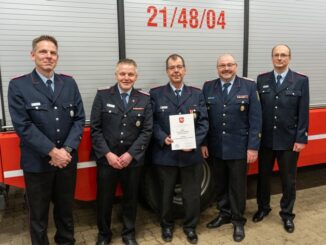 FW Flotwedel: Thomas Cammann mit silbernem Feuerwehr-Ehrenzeichen am Band des Landes Niedersachsen ausgezeichnet