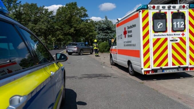 FW Flotwedel: Unfall auf B214 endet glimpflich - Ortsfeuerwehr Eicklingen rückt zu auslaufenden Betriebsstoffen aus