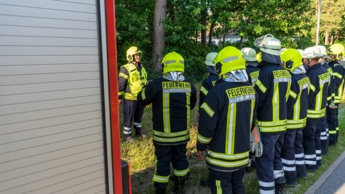 FW Flotwedel: Unklare Rauchentwicklung - Feuerwehr Sandlingen probt den Ernstfall