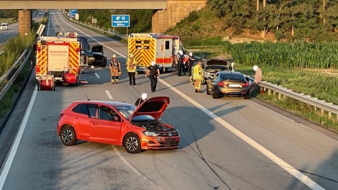 FW Frankenthal: Sechs Verletzte bei zwei aufeinanderfolgenden Verkehrsunfällen
