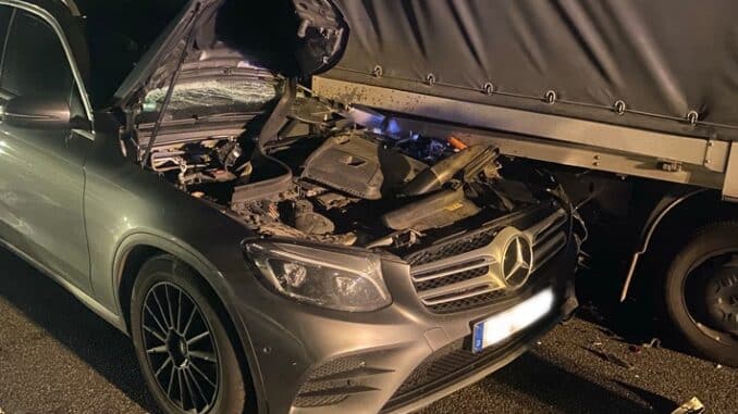 FW Frankenthal: Verkehrsunfall mit fünf beteiligten Fahrzeugen - mehrere Verletzte