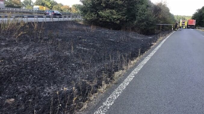 FW-GE: Böschungsbrand an Bundesautobahn 52