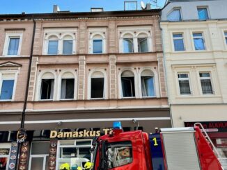 FW-GE: Brand in der Bochumer Straße in der Neustadt - Menschenleben gefährdet