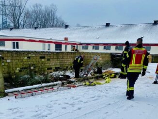 FW-GE: Pferd in Mistgrube gefallen - durch Feuerwehr gerettet