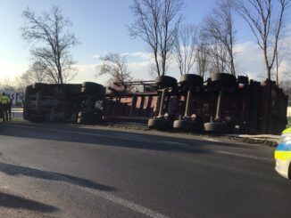 FW-GE: Umgestürzter LKW in der Auffahrt zur A42 in Bismarck Fahrtrichtung Duisburg