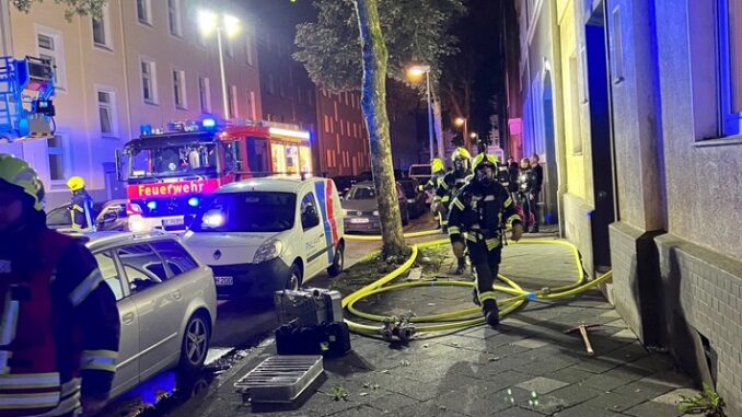 FW-GE: Unruhige Nacht für die Feuerwehr Gelsenkirchen mit zwei Brandeinsätzen