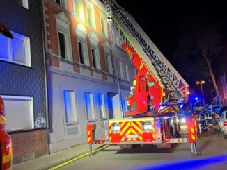 FW-GE: Wohnungsbrand in Gelsenkirchen Ückendorf - Wohnungsinhaber mit Rauchvergiftung ins Krankenhaus