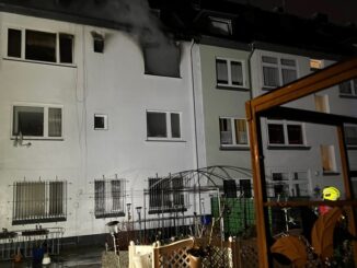 FW-GE: Wohnungsbrand in Gelsenkirchen Ückendorf fordert 6 Verletzte