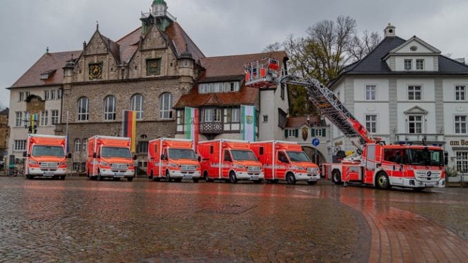 FW-GL: Fünf neue Rettungswagen und eine neue Drehleiter für die Feuerwehr Bergisch Gladbach