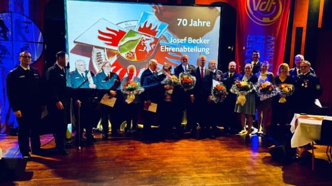 FW-GL: Jubilarenehrung der Feuerwehr Bergisch Gladbach