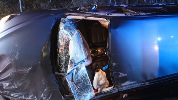 FW-GL: Pkw bei Verkehrsunfall in Gronau mehrfach überschlagen - gemeinsame Pressemitteilung der Polizei Rhein-Berg und der Feuerwehr Bergisch Gladbach