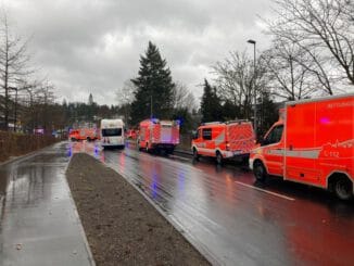 FW-GL: Rauchentwicklung in Seniorenwohnheim im Stadtteil Lückerath von Bergisch Gladbach