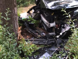 FW-GL: Verkehrsunfallflucht nach Driftübungen - Gemeinsame Pressemitteilung Polizei Rhein-Berg und Feuerwehr Bergisch Gladbach