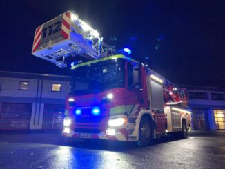 FW-GLA: Brand in einem Supermarkt, Mitarbeitende verhinderten Schlimmeres.