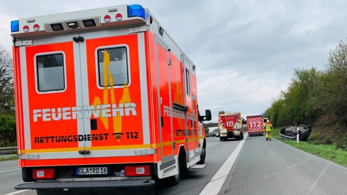 FW-GLA: Tödlicher Verkehrsunfall auf der BAB 2 und drei weitere Einsätze im Stadtgebiet hielten die Feuerwehr Gladbeck in Atem.