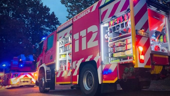 FW-GLA: Zeitgleich drei Brandeinsätze. Ereignisreicher Nachmittag für die Feuerwehr Gladbeck.