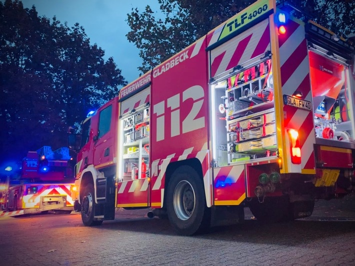 FW-GLA: Zeitgleich drei Brandeinsätze. Ereignisreicher Nachmittag für die Feuerwehr Gladbeck.