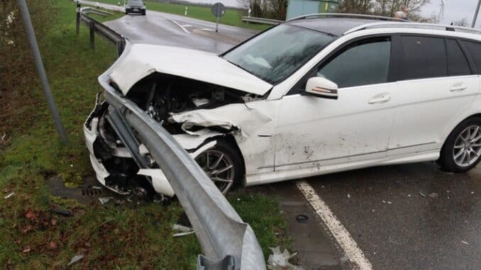 FW Gangelt: 4 Verletzte nach Verkehrsunfall auf L228