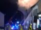 FW Grevenbroich: ERSTMELDUNG: Verletzte nach Brand in Mehrfamilienhaus