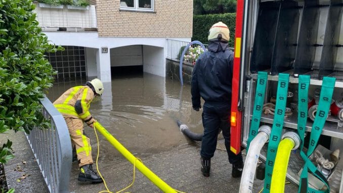 FW Grevenbroich: Feuerwehr Grevenbroich blickt auf einsatzreiches Jahr zurück