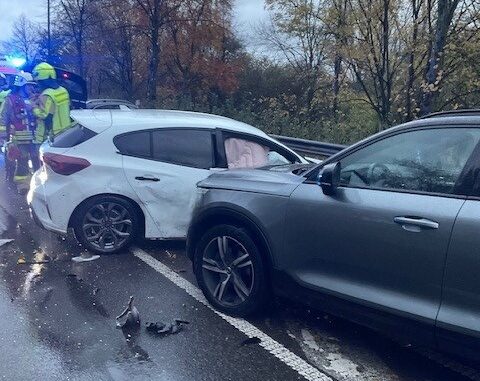 FW Grevenbroich: Fünf Verletzte nach Verkehrsunfall in Grevenbroich