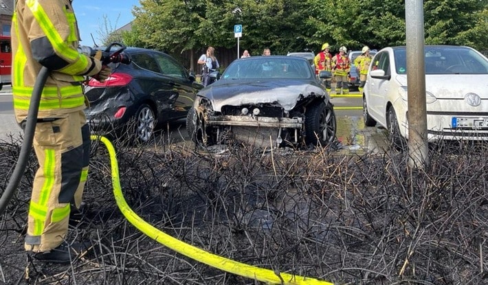 FW Grevenbroich: Grevenbroicher Brandschützer im Dauereinsatz / Sieben Einsätze am Wochenende in zehn Stunden