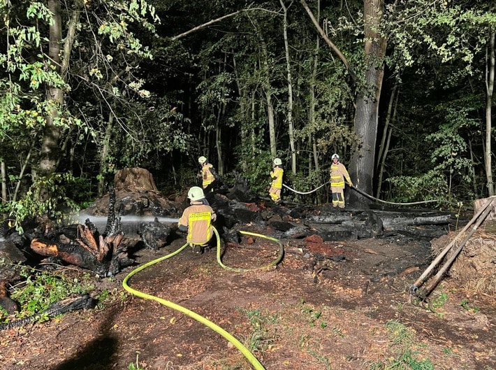 FW Grevenbroich: Größerer Waldbrand durch schnelles Eingreifen der Feuerwehr verhindert / Waldbrandgefahr steigt noch - Hinweis auf Rauchverbot im Wald