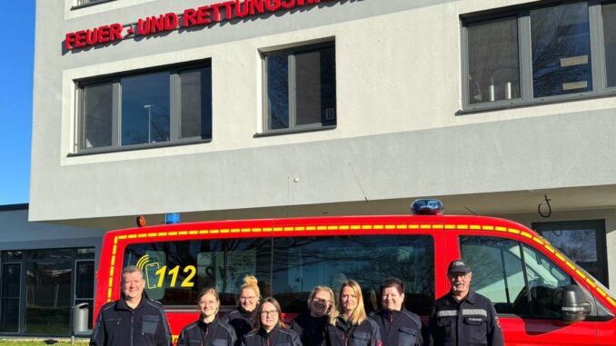 FW Grevenbroich: Neue Abteilung für die Feuerwehr: Unterstützungsabteilung nimmt Arbeit auf