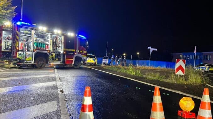 FW Grevenbroich: Unfall bei Neurath fordert zwei Verletzte