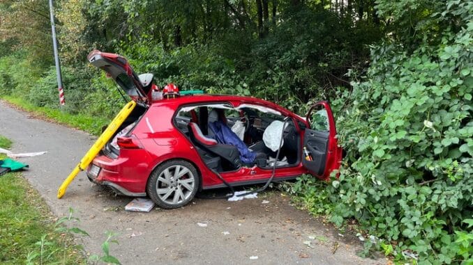 FW-HAAN: Verkehrsunfall mit zwei verletzten Personen